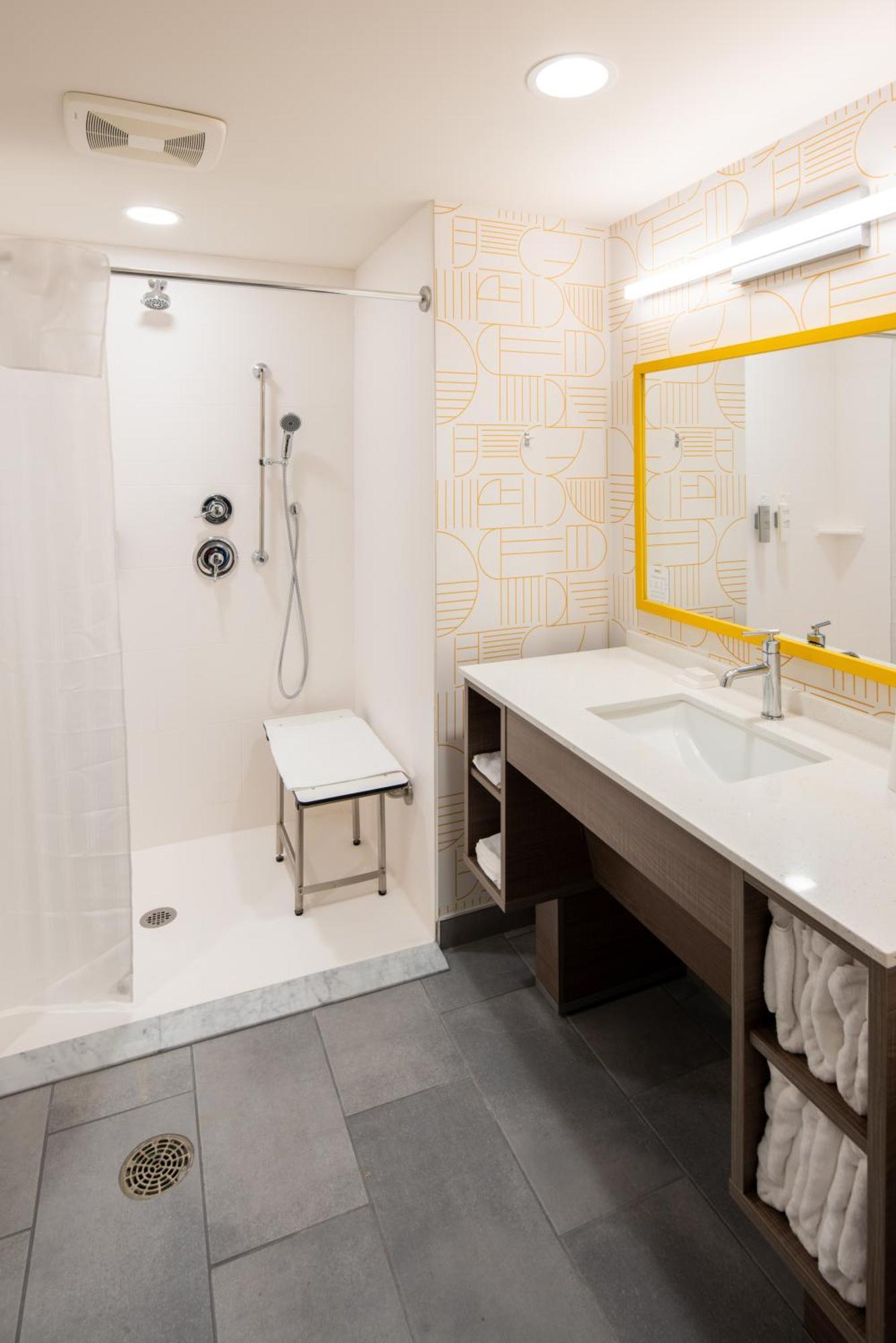 Home2 By Hilton New Haven 3*